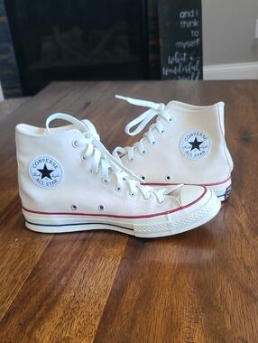 CONVERSE unisex Chuck 70 Canvas Sneakers.  Mens 7.5 Womens 9.5